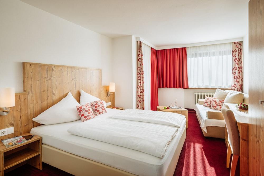 Hotel Koegele Mit Restaurant Bei Innsbruck Axamer Lizum 3*